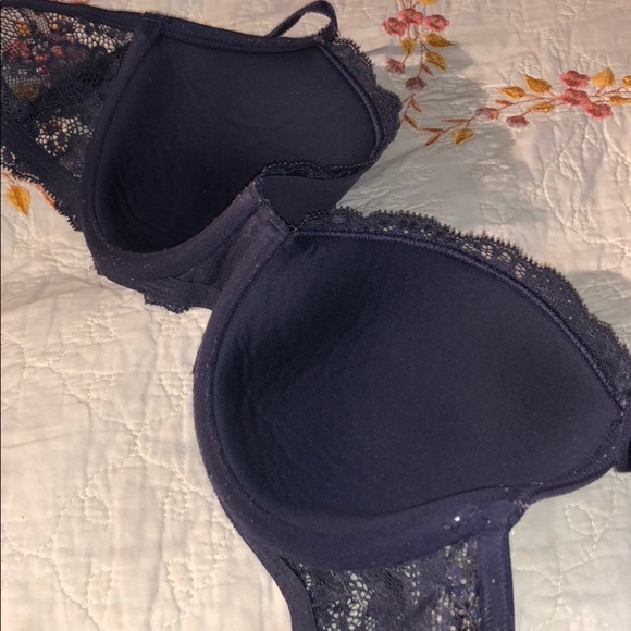 Victoria’s Secret purple lace bra - Picture 4 of 7